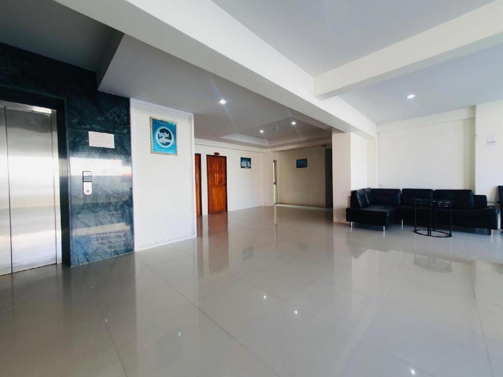 Sukwilai Hotel HHQ Exterior foto