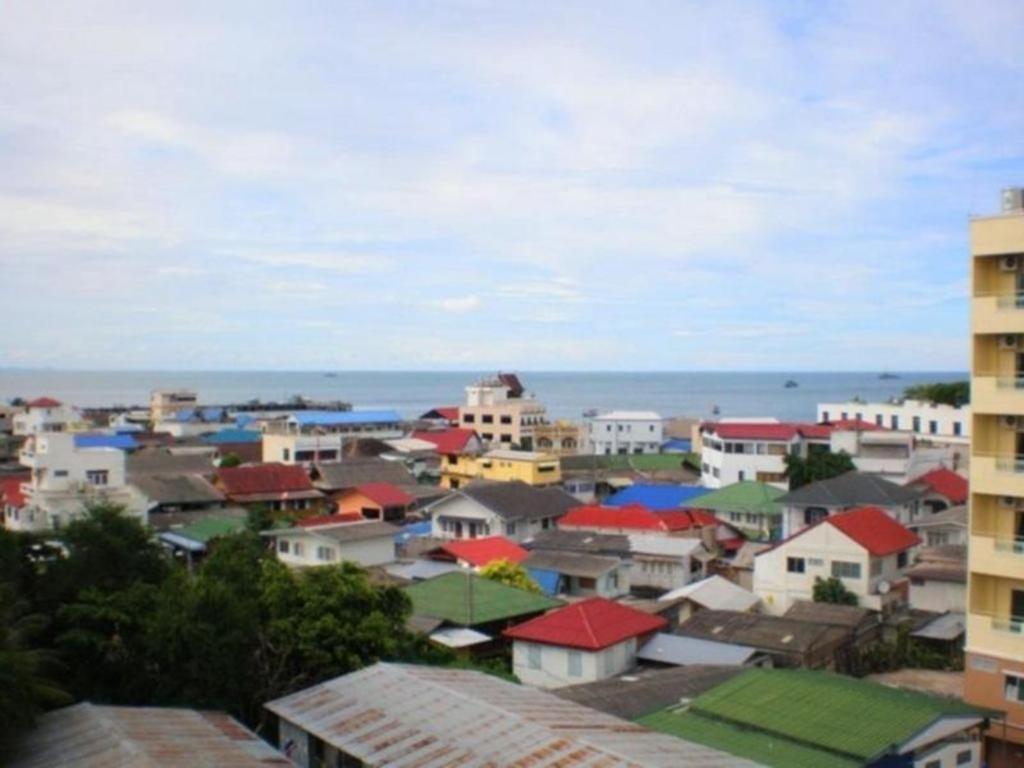 Sukwilai Hotel HHQ Exterior foto